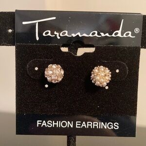 Taramanda Gold Pearl Cluster Earrings